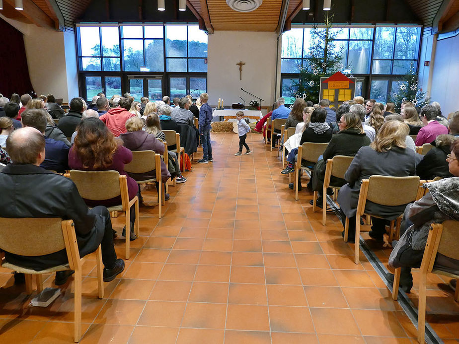 Kinderchristmette mit Krippenspiel (Foto: Karl-Franz Thiede)